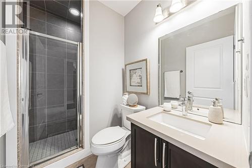 90 Charlton Avenue W Unit# 802, Hamilton, ON - Indoor Photo Showing Bathroom