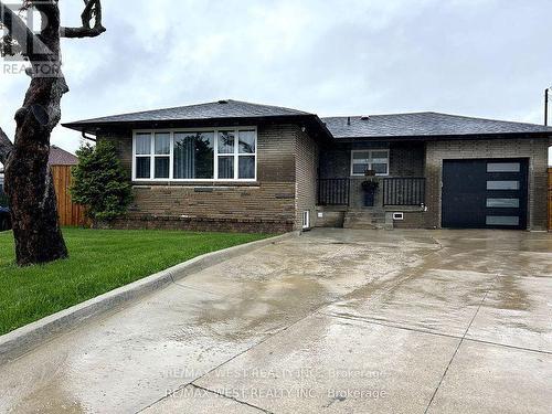 Lower#2 - 22 Galewood Drive, Toronto (Humberlea-Pelmo Park), ON - Outdoor