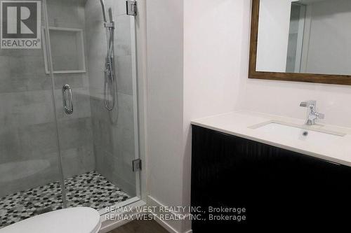 Lower#2 - 22 Galewood Drive, Toronto (Humberlea-Pelmo Park), ON - Indoor Photo Showing Bathroom