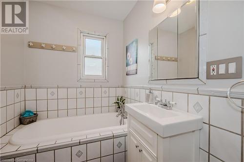 187 Grenfell Street, Hamilton, ON - Indoor Photo Showing Bathroom