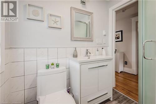 187 Grenfell Street, Hamilton, ON - Indoor Photo Showing Bathroom