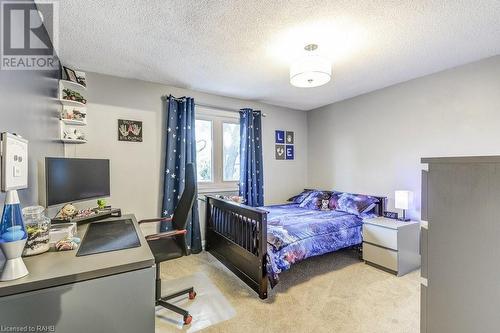 2438 Malcolm Crescent, Burlington, ON - Indoor Photo Showing Bedroom