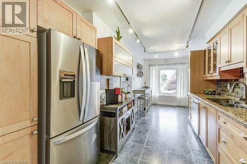 2438 Malcolm Crescent, Burlington, ON - Indoor Photo Showing Kitchen With Double Sink With Upgraded Kitchen