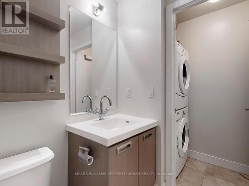 718 - 90 Stadium Road, Toronto (Niagara), ON - Indoor Photo Showing Laundry Room