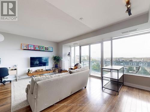 718 - 90 Stadium Road, Toronto, ON - Indoor Photo Showing Living Room