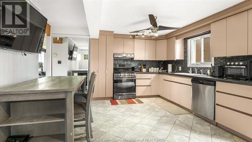 2070 Ferriss Road, Essex, ON - Indoor Photo Showing Kitchen