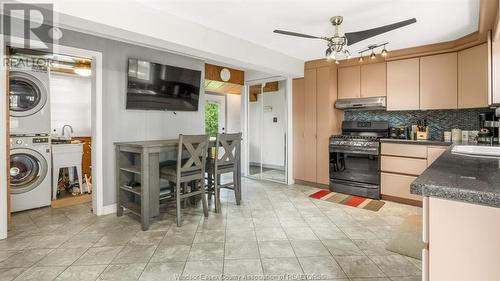 2070 Ferriss Road, Essex, ON - Indoor Photo Showing Laundry Room