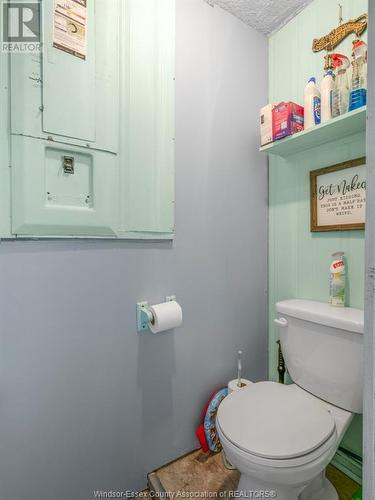 2070 Ferriss Road, Essex, ON - Indoor Photo Showing Bathroom