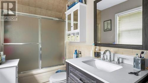 2070 Ferriss Road, Essex, ON - Indoor Photo Showing Bathroom