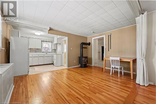 5024 Stamford Street, Niagara Falls, ON - Indoor Photo Showing Kitchen