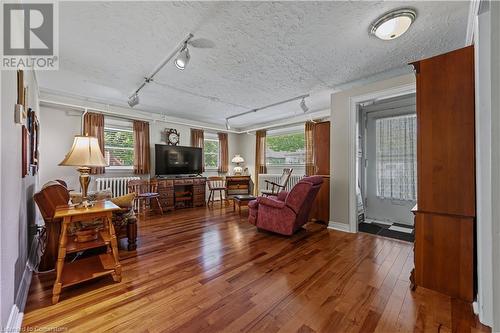 5024 Stamford Street, Niagara Falls, ON - Indoor Photo Showing Other Room