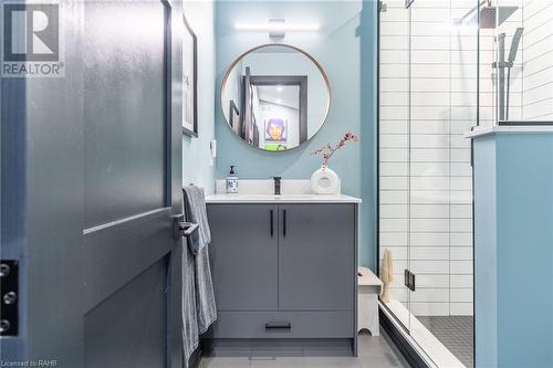 46 Jarvis Street, Brantford, ON - Indoor Photo Showing Bathroom