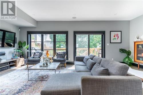 46 Jarvis Street, Brantford, ON - Indoor Photo Showing Living Room