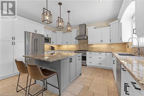 32 Mccollum Road, Stoney Creek, ON - Indoor Photo Showing Kitchen With Upgraded Kitchen