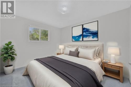 2 Mapleton Avenue, Barrie, ON - Indoor Photo Showing Bedroom