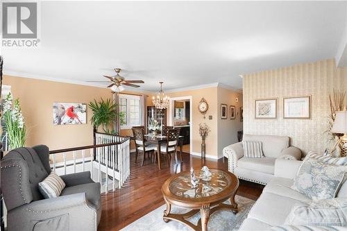 78 Hummingbird Crescent, Ottawa, ON - Indoor Photo Showing Living Room