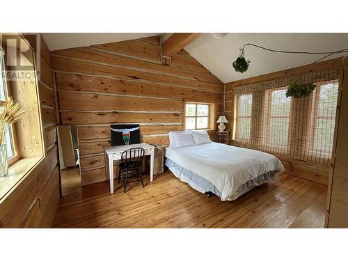 4802 Hamilton Road, Lac La Hache, BC - Indoor Photo Showing Bedroom