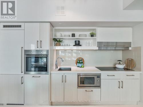 808 - 39 Sherbourne Street, Toronto (Moss Park), ON - Indoor Photo Showing Kitchen