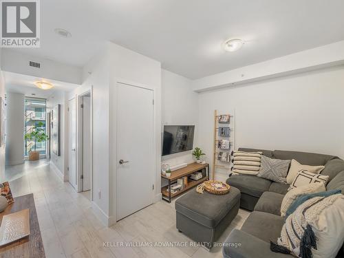 808 - 39 Sherbourne Street, Toronto (Moss Park), ON - Indoor Photo Showing Living Room