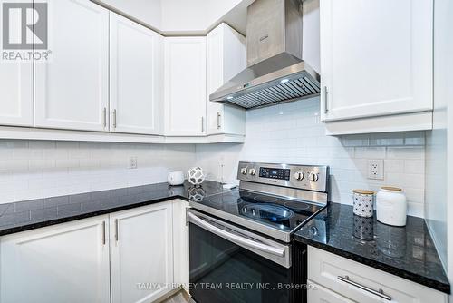 21 Kilmarnock Crescent, Whitby, ON - Indoor Photo Showing Kitchen