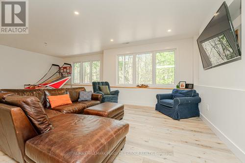 2072 Wilkinson Street, Innisfil, ON - Indoor Photo Showing Other Room