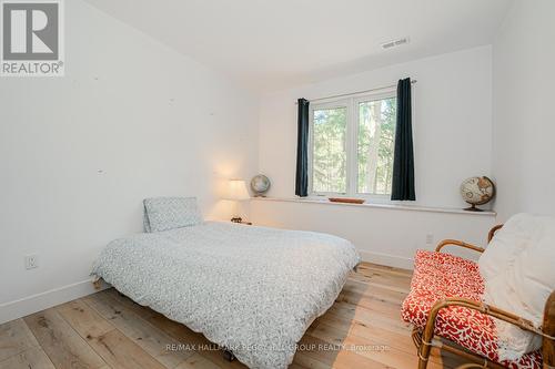 2072 Wilkinson Street, Innisfil, ON - Indoor Photo Showing Bedroom