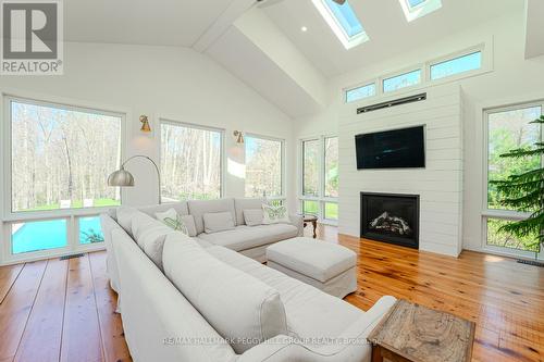 2072 Wilkinson Street, Innisfil, ON - Indoor Photo Showing Living Room With Fireplace