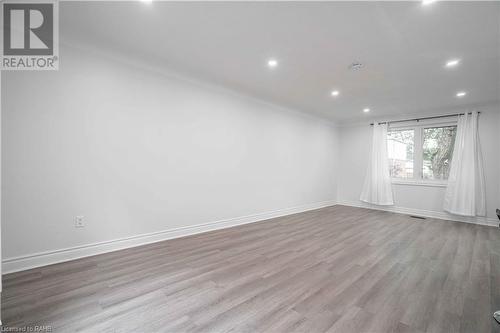 27 East 26Th Street, Hamilton, ON - Indoor Photo Showing Other Room