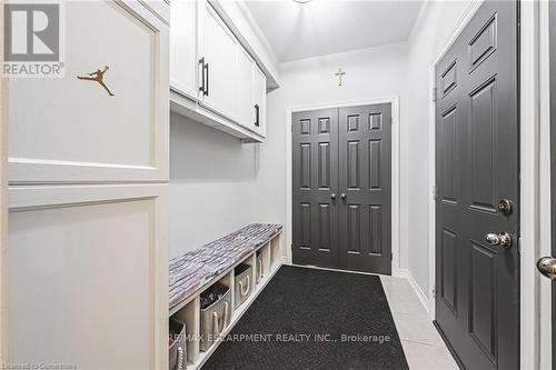 27 Menzies Street, Hamilton, ON - Indoor Photo Showing Other Room