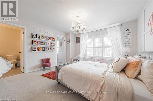 27 Menzies Street, Hamilton, ON - Indoor Photo Showing Bedroom