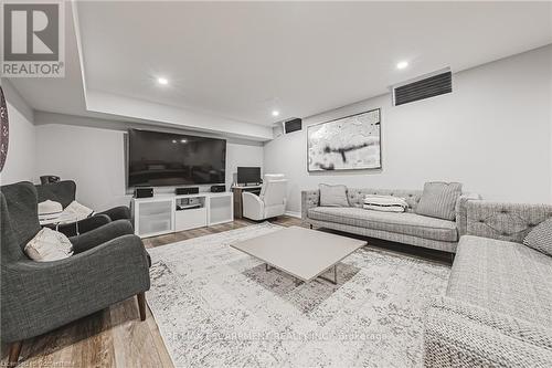 27 Menzies Street, Hamilton, ON - Indoor Photo Showing Living Room