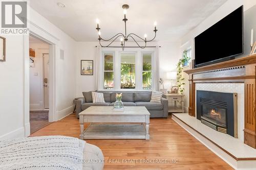 173 Garfield Avenue, London, ON - Indoor Photo Showing Living Room With Fireplace