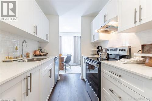 1444 Upper Ottawa Street Unit# 33, Hamilton, ON - Indoor Photo Showing Kitchen With Double Sink With Upgraded Kitchen