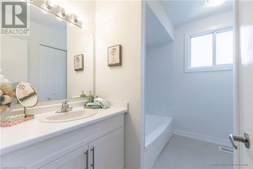 88 Tunbridge Crescent Unit# 37, Hamilton, ON - Indoor Photo Showing Bathroom