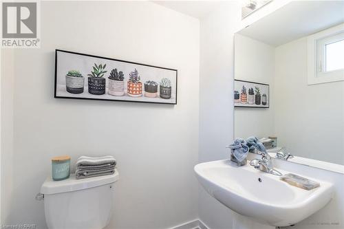 88 Tunbridge Crescent Unit# 37, Hamilton, ON - Indoor Photo Showing Bathroom