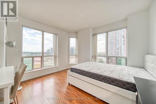 1009 - 18 Lee Centre Drive, Toronto (Woburn), ON - Indoor Photo Showing Bedroom