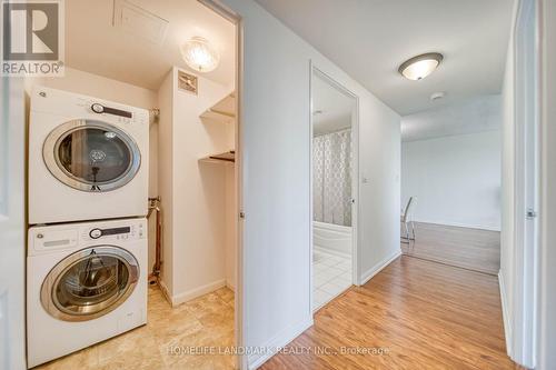 1009 - 18 Lee Centre Drive, Toronto (Woburn), ON - Indoor Photo Showing Laundry Room