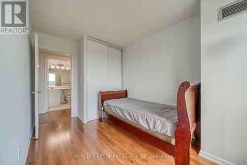 1009 - 18 Lee Centre Drive, Toronto (Woburn), ON - Indoor Photo Showing Bedroom