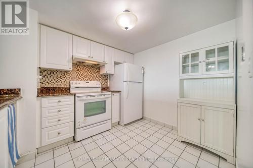 1009 - 18 Lee Centre Drive, Toronto (Woburn), ON - Indoor Photo Showing Kitchen