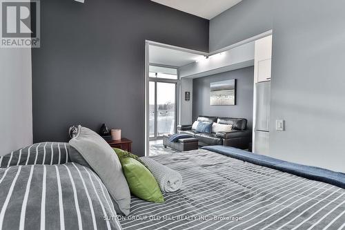 506 - 105 The Queensway, Toronto (High Park-Swansea), ON - Indoor Photo Showing Bedroom