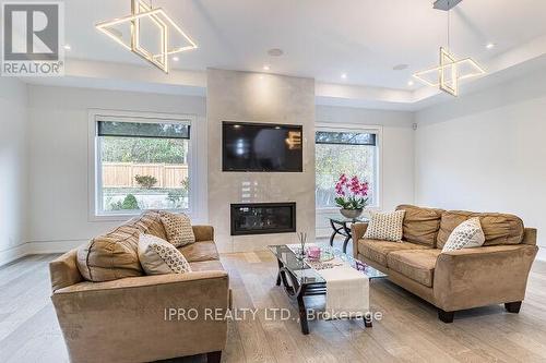 2682 Crystalburn Avenue, Mississauga (Cooksville), ON - Indoor Photo Showing Living Room With Fireplace