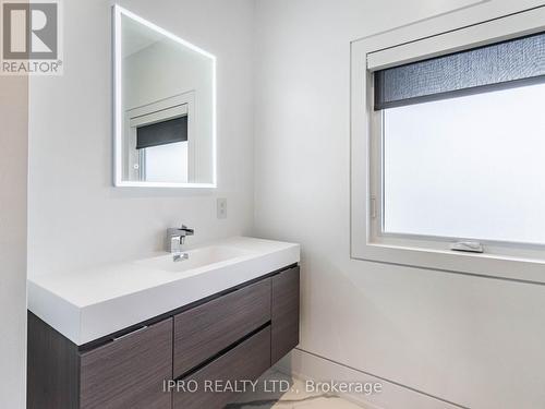 2682 Crystalburn Avenue, Mississauga (Cooksville), ON - Indoor Photo Showing Bathroom