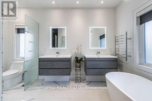 2682 Crystalburn Avenue, Mississauga, ON - Indoor Photo Showing Bathroom