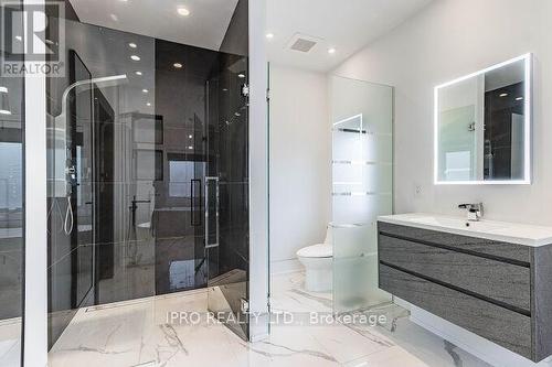 2682 Crystalburn Avenue, Mississauga (Cooksville), ON - Indoor Photo Showing Bathroom