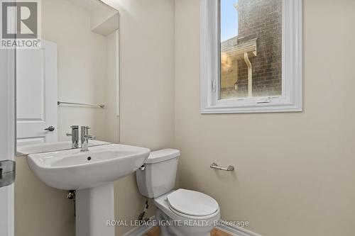 382 Barker Parkway, Thorold, ON - Indoor Photo Showing Bathroom