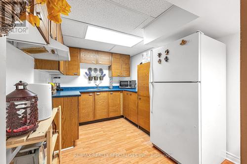 3 Mistycreek Crescent, Brampton (Fletcher'S Meadow), ON - Indoor Photo Showing Kitchen