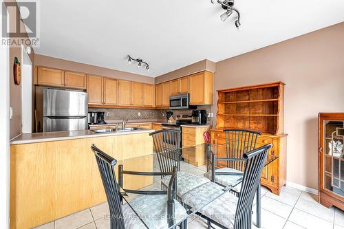 3 Mistycreek Crescent, Brampton, ON - Indoor Photo Showing Kitchen