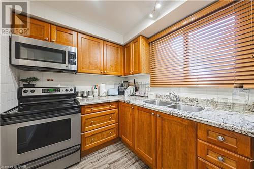 78 Riverdale Drive, Hamilton, ON - Indoor Photo Showing Kitchen With Double Sink