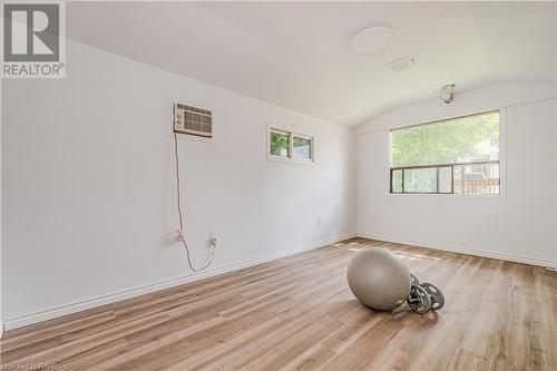 80 East 33Rd Street, Hamilton, ON - Indoor Photo Showing Other Room