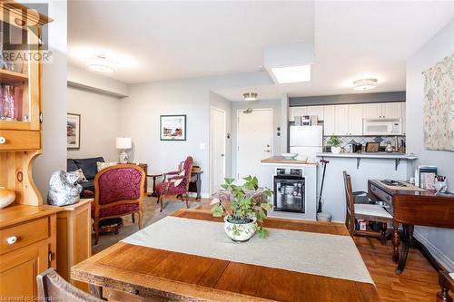 2300 Parkhaven Boulevard Unit# 407, Oakville, ON - Indoor Photo Showing Dining Room